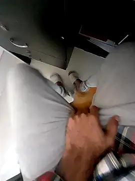 Snapshot of hackyourpussy@xh chatting on 11/27/25, 02:35 hackyourpussyxh online show from 11/27/25, 02:35