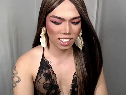 Snapshot of Queen_alena chatting on 10/08/25, 04:21 Queen alena online show from 10/08/25, 04:21