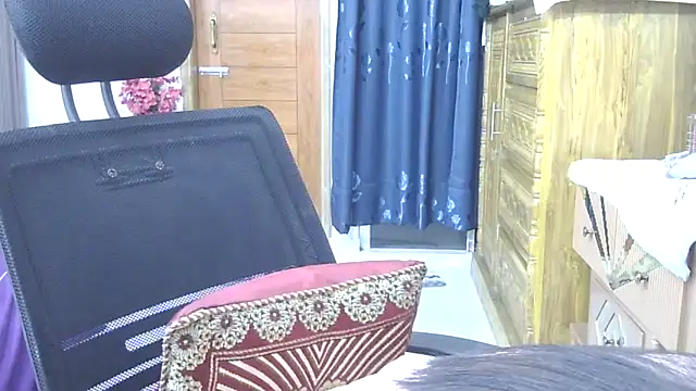 Snapshot of Obonti_2000 chatting on 03/08/26, 05:50 Obonti 2000 online show from 03/08/26, 05:50