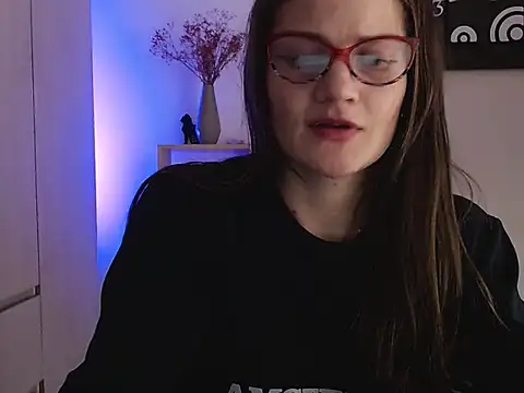 Snapshot of Camila-ventura chatting on 10/26/25, 02:17 Camila-ventura online show from 10/26/25, 02:17