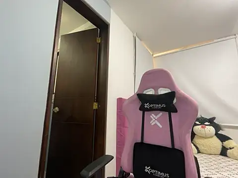 lucy grey25 online show from 09/23/25, 02:20