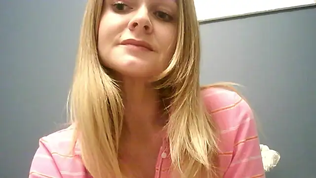 Snapshot of Ginger-bb chatting on 11/01/25, 03:47 Ginger-bb online show from 11/01/25, 03:47