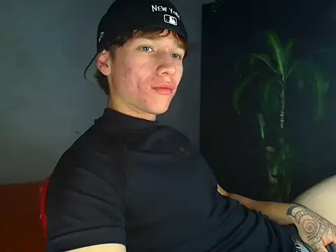 Snapshot of Logan_sixxer chatting on 11/14/25, 11:13 Logan sixxer online show from 11/14/25, 11:13