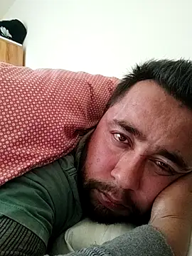 Snapshot of tonystark1994 chatting on 10/22/25, 11:32 tonystark1994 online show from 10/22/25, 11:32