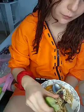 Snapshot of Sharon_Black chatting on 09/16/25, 12:39 Sharon Black online show from 09/16/25, 12:39