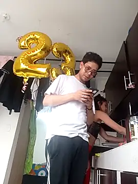 Snapshot of Tendercouple1 chatting on 11/06/25, 08:32 Tendercouple1 online show from 11/06/25, 08:32