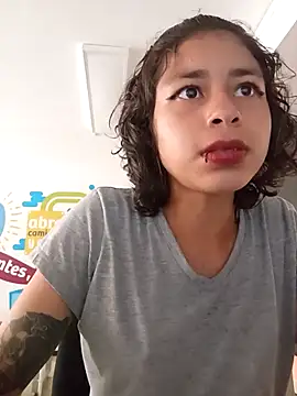 Snapshot of Tendercouple1 chatting on 12/04/25, 01:53 Tendercouple1 online show from 12/04/25, 01:53