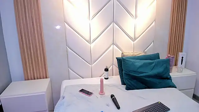 BarbieMonet online show from 10/28/25, 12:36