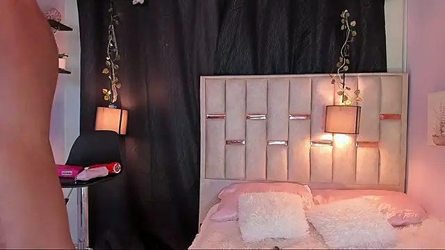 Hanzking01 online show from 11/11/25, 03:17