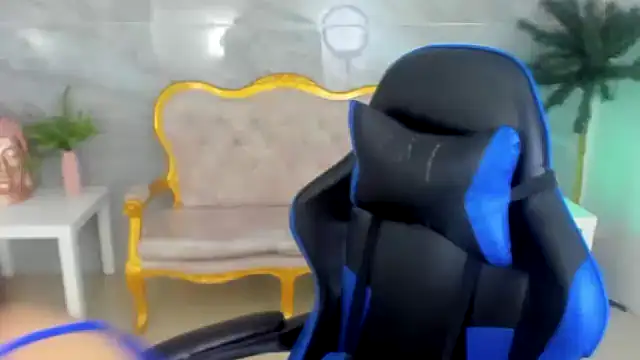 venuss09 s online show from 10/29/25, 01:35