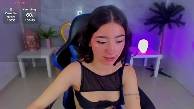 venuss09 s online show from 11/13/25, 03:00