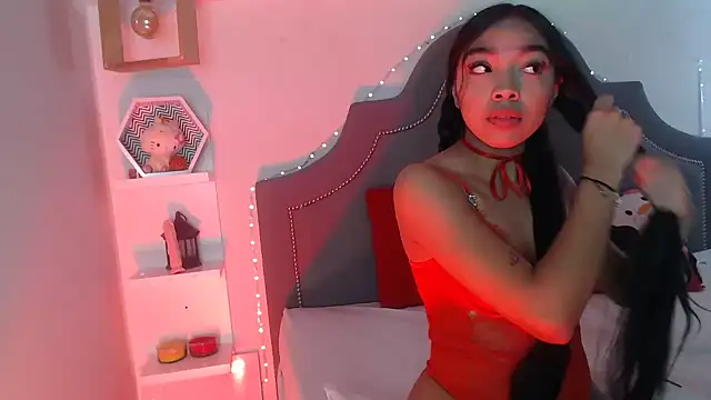 Snapshot of pocahontamoon chatting on 03/05/26, 03:08 pocahontamoon online show from 03/05/26, 03:08