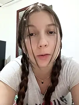 Arianna Moss online show from 11/08/25, 03:07