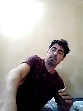 Snapshot of fleky chatting on 05/17/26, 01:47 fleky online show from 05/17/26, 01:47