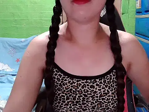Snapshot of lucky_rona chatting on 06/21/26, 01:57 lucky rona online show from 06/21/26, 01:57