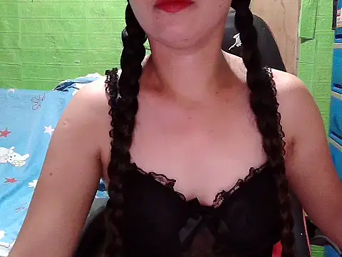 Snapshot of lucky_rona chatting on 06/30/26, 01:01 lucky rona online show from 06/30/26, 01:01