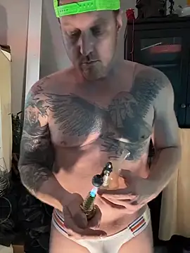 Snapshot of CloudyKingG chatting on 04/04/26, 11:40 CloudyKingG online show from 04/04/26, 11:40