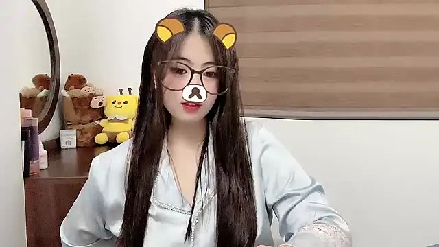 Snapshot of Amelia-babee chatting on 11/10/25, 12:37 Amelia-babee online show from 11/10/25, 12:37