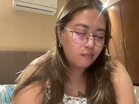 Snapshot of Bunny_asian10 chatting on 02/22/26, 01:53 Bunny asian10 online show from 02/22/26, 01:53