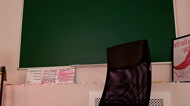 NoraHaynes online show from 05/02/26, 03:11