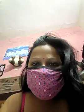 Snapshot of shalubhabhi69 chatting on 10/18/25, 08:42 shalubhabhi69 online show from 10/18/25, 08:42