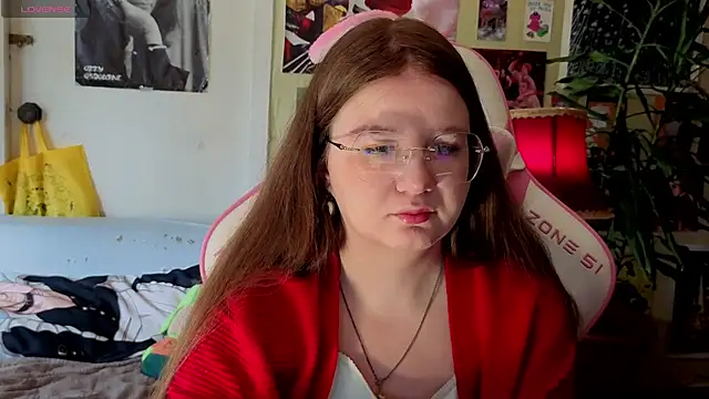 Snapshot of Sienna-Cow chatting on 09/25/25, 11:03 Sienna-Cow online show from 09/25/25, 11:03