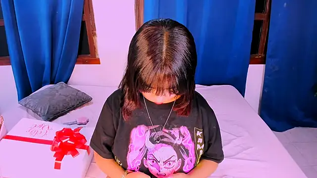 nahomy ryans online show from 09/25/25, 07:23