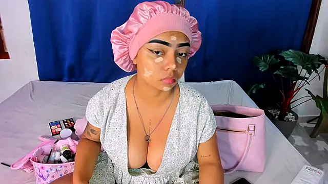 nahomy ryans online show from 09/28/25, 08:31