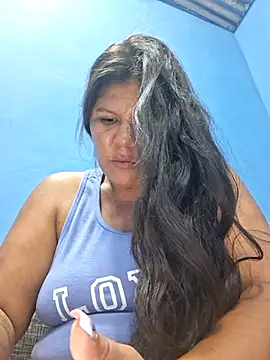 hotmom33 online show from 10/18/25, 10:38