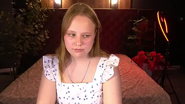 Snapshot of CrystallPaws chatting on 06/09/26, 05:41 CrystallPaws online show from 06/09/26, 05:41