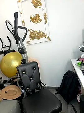 hotadhara01 online show from 09/12/25, 03:39