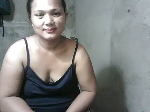 Snapshot of lady_helen00 chatting on 05/16/26, 01:02 lady helen00 online show from 05/16/26, 01:02