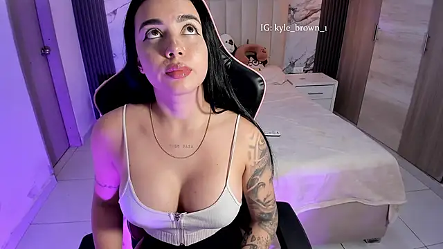 Snapshot of soy_kylebrown chatting on 12/13/25, 09:20 soy kylebrown online show from 12/13/25, 09:20