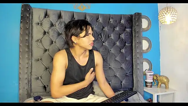 Snapshot of bxby_dolls chatting on 09/26/25, 05:33 bxby dolls online show from 09/26/25, 05:33