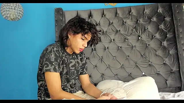 Snapshot of bxby_dolls chatting on 10/13/25, 03:39 bxby dolls online show from 10/13/25, 03:39