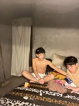 Kailertwink online show from 05/21/26, 03:13