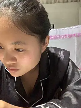 Snapshot of NhuFox chatting on 09/12/25, 01:33 NhuFox online show from 09/12/25, 01:33