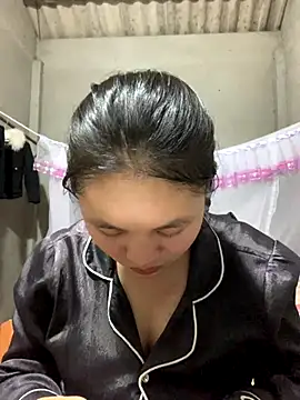 Snapshot of NhuFox chatting on 09/27/25, 01:05 NhuFox online show from 09/27/25, 01:05