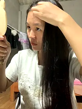 Snapshot of NhuFox chatting on 10/07/25, 12:35 NhuFox online show from 10/07/25, 12:35