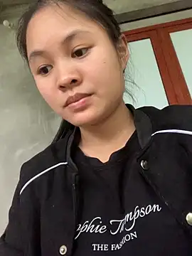 Snapshot of NhuFox chatting on 10/15/25, 09:20 NhuFox online show from 10/15/25, 09:20