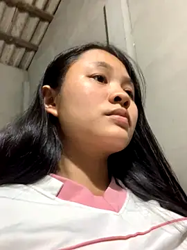 Snapshot of NhuFox chatting on 10/19/25, 01:01 NhuFox online show from 10/19/25, 01:01