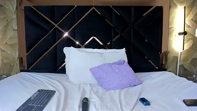 AliciaJerez1 online show from 10/08/25, 08:34