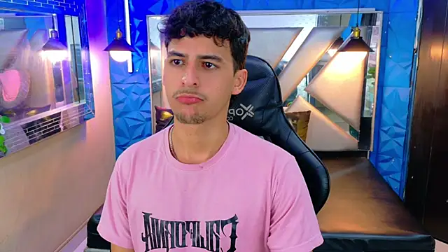 Snapshot of Alan_Del_Reyx chatting on 09/21/25, 02:19 Alan Del Reyx online show from 09/21/25, 02:19