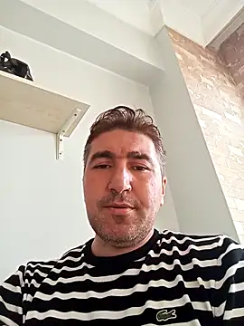 Snapshot of mert0359 chatting on 04/06/26, 02:18 mert0359 online show from 04/06/26, 02:18