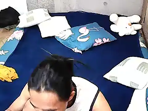 Snapshot of xxhottinybabe chatting on 06/15/26, 06:32 xxhottinybabe online show from 06/15/26, 06:32