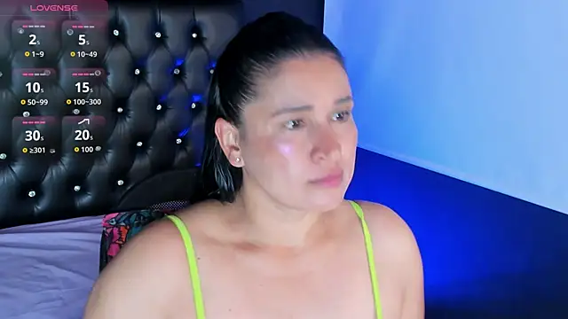 amanda noir online show from 11/22/25, 07:24