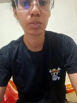 Snapshot of RavenShyfit chatting on 10/20/25, 08:42 RavenShyfit online show from 10/20/25, 08:42