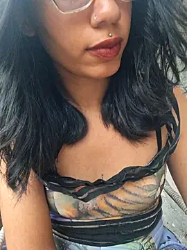 Snapshot of RavenShyfit chatting on 11/14/25, 08:40 RavenShyfit online show from 11/14/25, 08:40