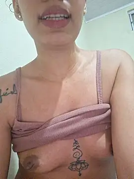 Snapshot of RavenShyfit chatting on 02/14/26, 06:43 RavenShyfit online show from 02/14/26, 06:43