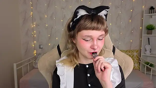 Tori Cutie online show from 05/05/26, 12:07